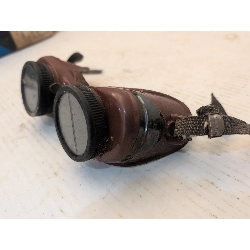 Vintage Glendale Optical Welding/Safety Goggles Maroon